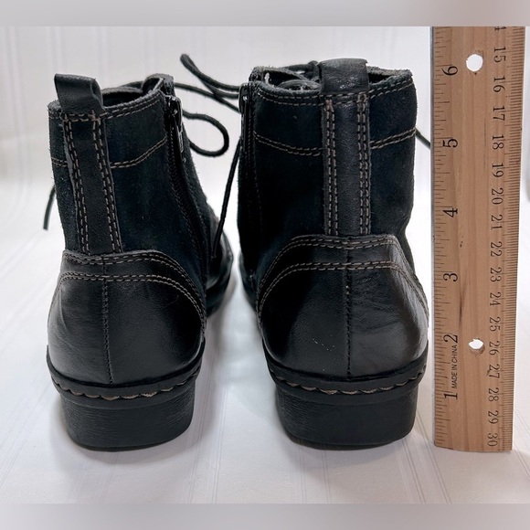 Clarks Whistle Watch Black Leather & Suede Lace Up & Zipper Boots Women size 10 - Picture 7 of 13